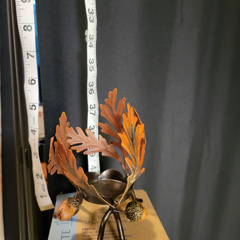 Decorative Adjustable Metal Candle Or Tea Light Holder w/ Oak Leaves Design